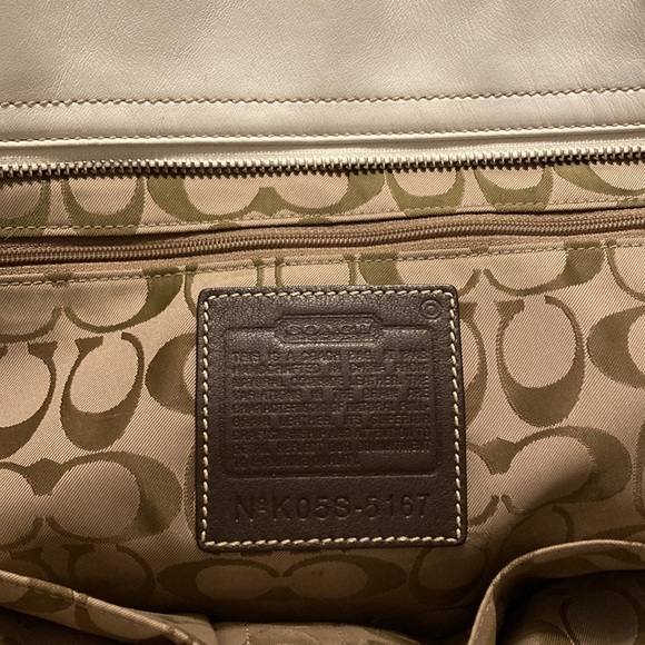 Cream and brown colored Coach shoulder bag - Picture 2 of 3